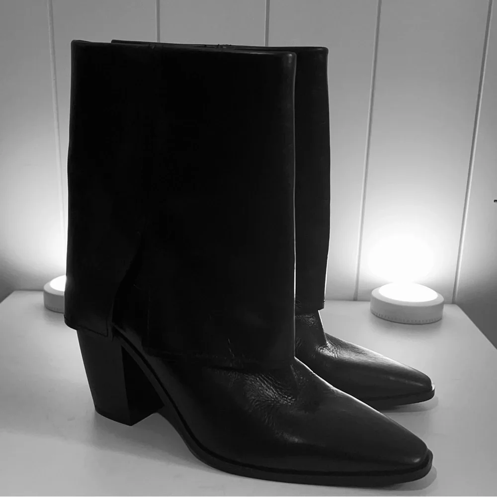 Vince Camuto NWOT Alolison Mid-Calf  heeled boots  leather size 9 Black - Picture 8 of 14